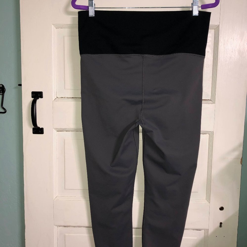 Fabletics Capris - Picture 4 of 5
